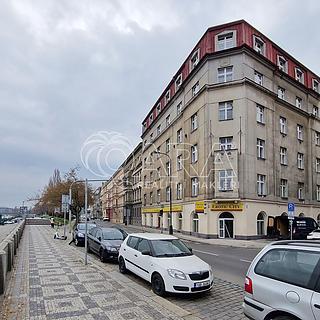 Prodej činžovního domu 2 699 m² Praha Smíchov, Na bělidle