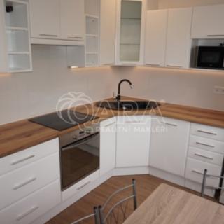 Pronájem bytu 2+1 72 m² Česká Třebová, Trávník