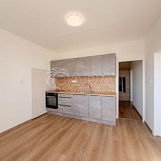 Pronájem bytu 4+1 85 m² Jindřichův Hradec, Kosmonautů