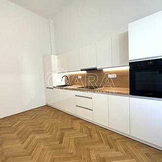 Pronájem bytu 3+1 125 m² Praha