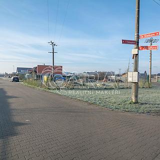 Prodej stavební parcely 1 610 m² Obříství, Povodňová