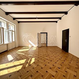 Pronájem kanceláře 125 m² Praha