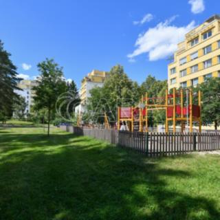 Prodej bytu 3+1 63 m² Praha Kobylisy, Šimůnkova