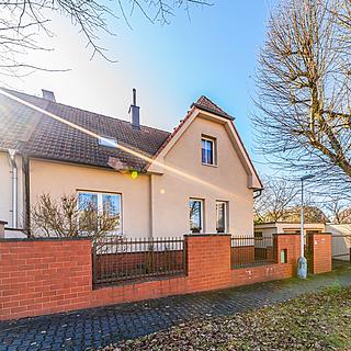 Prodej rodinného domu 176 m&sup2; Kladno