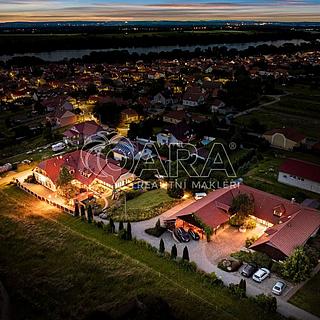 Prodej hotelu, penzionu 1450 m&sup2; Hlohovec