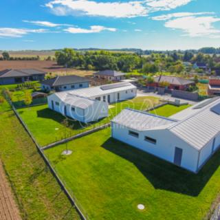 Prodej rodinného domu, 218m²