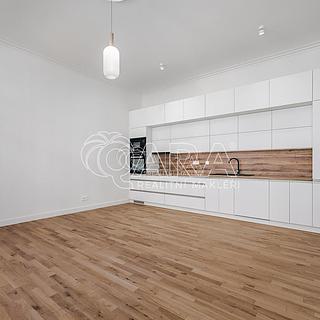 Pronájem bytu 2+kk 58 m² Praha Nusle, Jaromírova