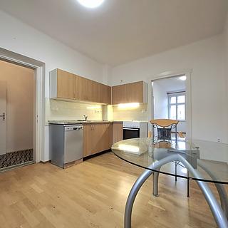 Pronájem bytu 2+1 70 m² Dobruška, Šubertovo nám.