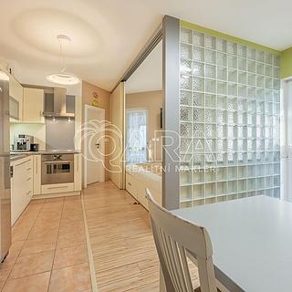 Pronájem bytu 2+1 49 m² Praha Strašnice, Strančická