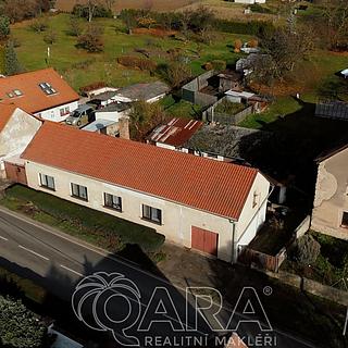 Prodej rodinného domu 300 m&sup2; Milovice