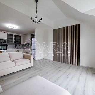 Prodej bytu 5+1 a více 117 m² Holubice, Za Dvorem