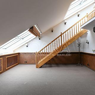 Pronájem bytu 3+1 127 m&sup2; Praha