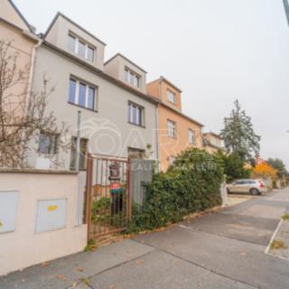 Prodej rodinného domu 303 m² Praha
