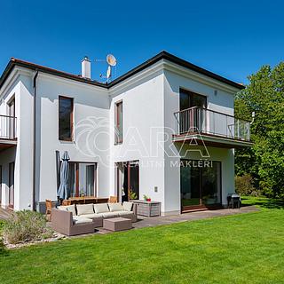 Prodej rodinného domu 285 m² Statenice, Zelená