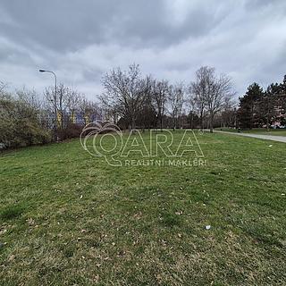 Pronájem komerčního pozemku 2000 m&sup2; Praha