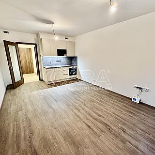 Pronájem bytu 1+kk a garsoniéry 32 m² Praha Hloubětín, Poděbradská