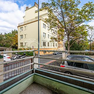 Pronájem bytu 3+1 85 m² Praha