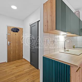 Prodej bytu 1+kk a garsoniéry 31 m² Strakonice II, Na Ohradě