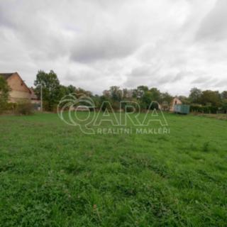 Prodej stavební parcely 4 242 m² Horní Počaply