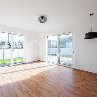 Pronájem bytu 2+kk 50 m² Roztoky