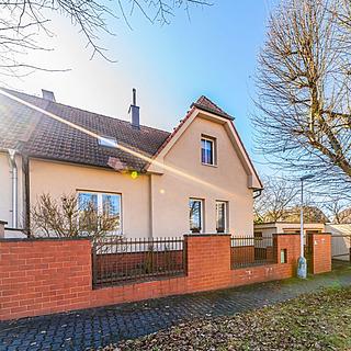 Prodej rodinného domu 176 m&sup2; Kladno