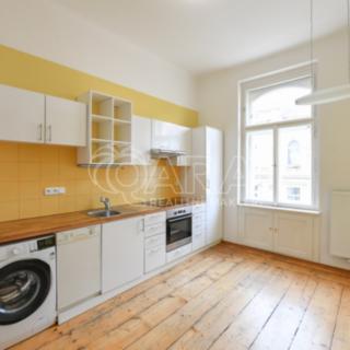 Pronájem bytu 1+1 40 m² Praha