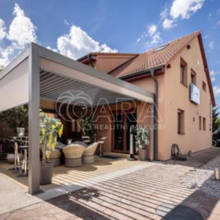 Prodej obchodu 150 m² Zeleneč, Jitrocelová