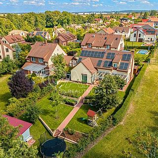 Prodej rodinného domu 215 m&sup2; Dobřejovice