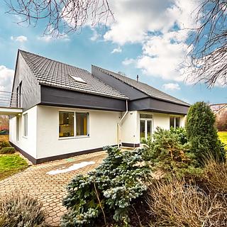 Pronájem rodinného domu 380 m² Dolní Břežany, V Úvozu