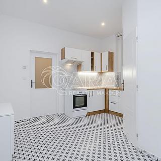 Pronájem bytu 3+1 82 m&sup2; Praha