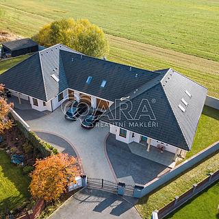 Prodej rodinného domu 695 m² Jesenice, Papoušková