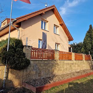 Prodej rodinného domu 140 m&sup2; Okrouhlo