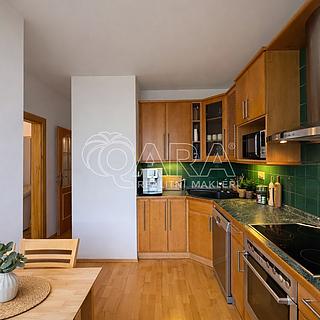 Pronájem bytu 5+1 a více 120 m&sup2; Praha