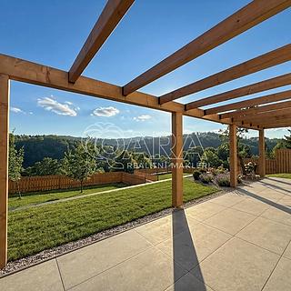 Prodej rodinného domu 245 m² Chocerady