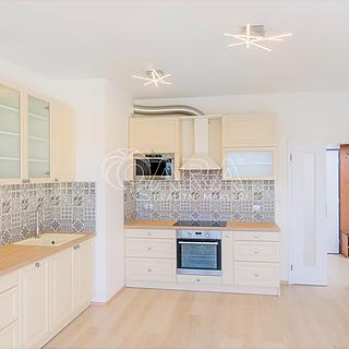 Pronájem bytu 2+kk 58 m&sup2; Horoměřice