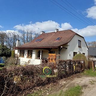 Prodej rodinného domu 230 m&sup2; Praskačka