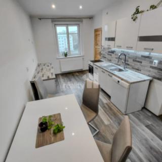 Prodej bytu 2+1 75 m² Cheb, Májová