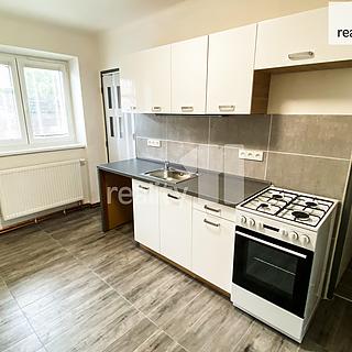 Pronájem bytu 2+1 46 m² Plzeň Doubravka, Mohylová