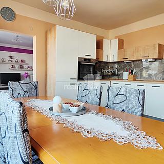 Prodej bytu 5+1 a více 223 m² Chlumec nad Cidlinou Kladruby, Kladruby