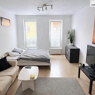 Pronájem bytu 1+kk a garsoniéry 50 m² Praha Michle, Pod Bohdalcem I