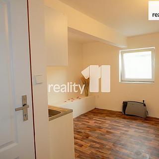 Pronájem bytu 1+kk a garsoniéry 20 m² Praha Hrdlořezy, Českobrodská