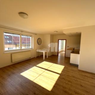 Pronájem bytu 2+kk 73 m² Praha Holešovice, Tusarova