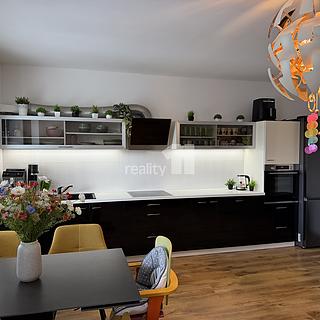 Prodej bytu 4+kk 87 m² Dolní Břežany Lhota, K Břežanům