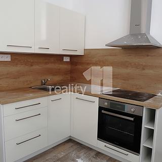 Pronájem bytu 1+kk, garsoniery 32 m² Praha