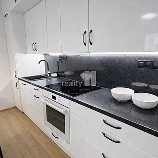 Pronájem bytu 2+kk 49 m&sup2; Praha