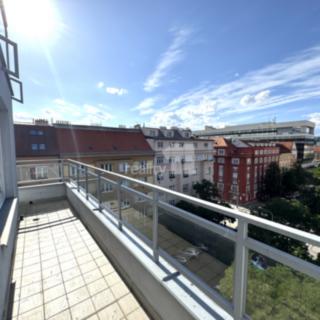 Pronájem bytu 2+kk 77 m² Praha
