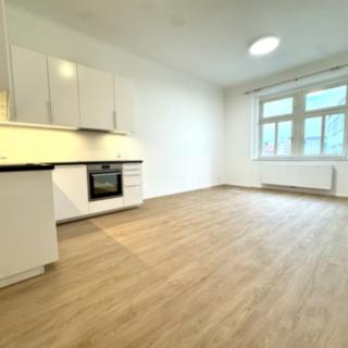 Pronájem bytu 3+kk 90 m² Praha