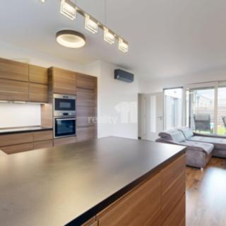 Pronájem rodinného domu 136 m² Praha