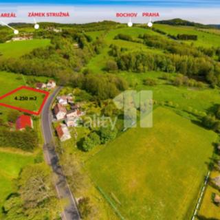 Prodej stavební parcely 2999 m² Stružná