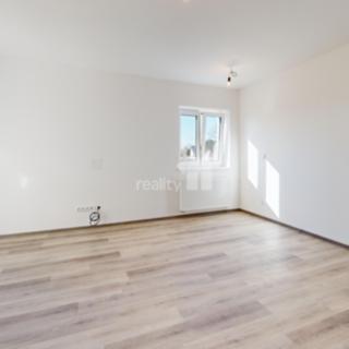 Prodej bytu 1+kk, garsoniery 40 m² Jiřice
